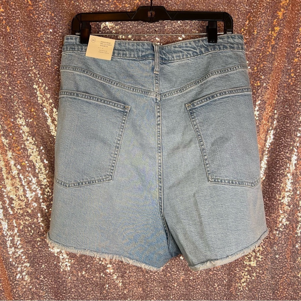Universal Thread High-Rise 90s Light Blue Cut-Off Denim Shorts Size plus 26 NWT - Picture 5 of 11